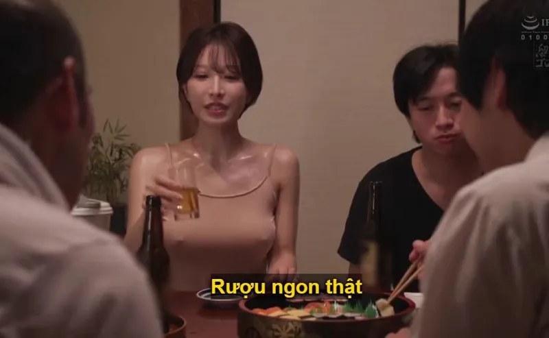 Bà xã gạ đụ cả gia đình gã chồng vì ông xã dẫn về quê rồi bỏ bê nứng lồn sml